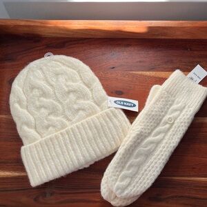NWT • OLD NAVY HAT & MITTENS